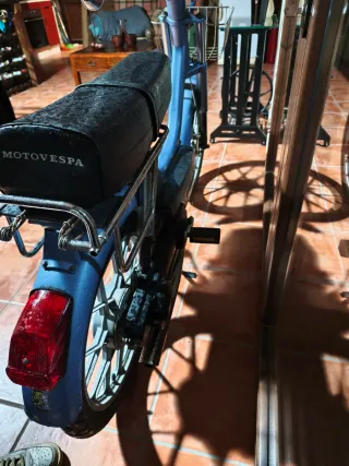 Vespino ciclomotor azul
