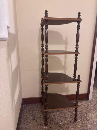 Estantería de esquina de madera