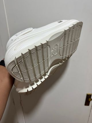 Zuecos Crocs blancos plataforma