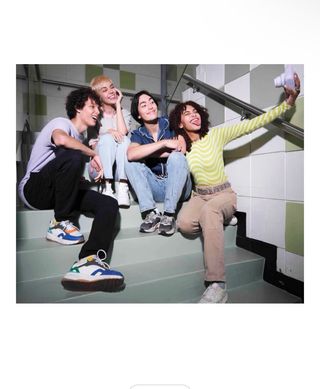 Cámara Instax Mini 12 Lila