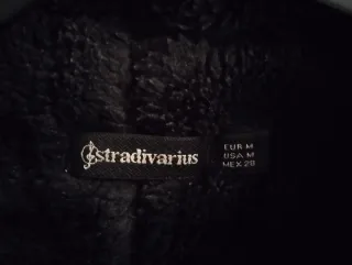 Chaqueta con forro de pelo de borreguito.