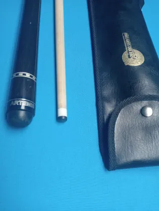 Artemis Taco de Billar y Funda Negra