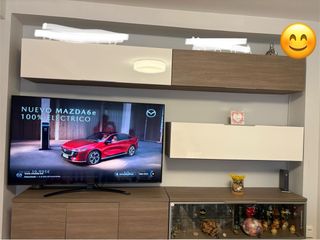 Mueble de salón suspendido madera y cristal