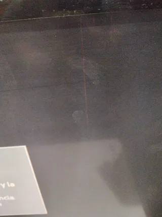 Samsung UE32J4000AW TV franja en pantalla.