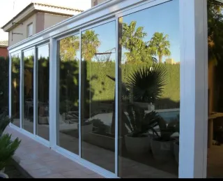 Cierres de aluminio y cristaleria