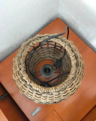 Lámpara de mimbre