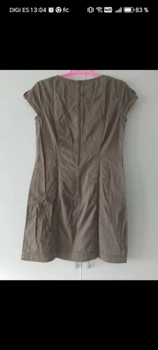Vestido caqui corto con bolsillos