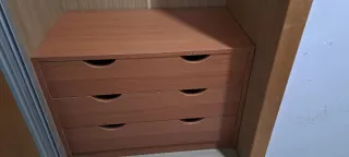 Cajonera de madera marrón