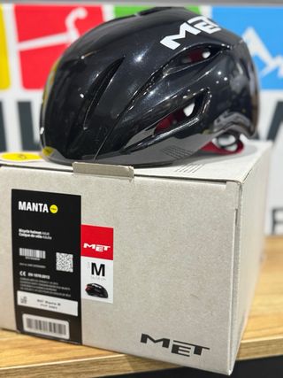 Capacete MET Manta Preto e Vermelho Tamanho M