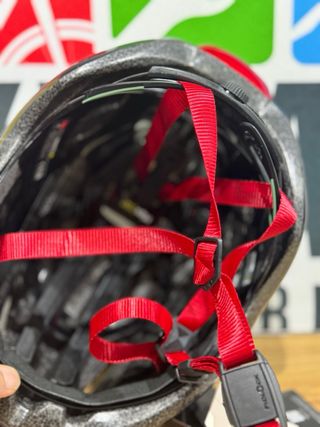 Capacete MET Manta Preto e Vermelho Tamanho M