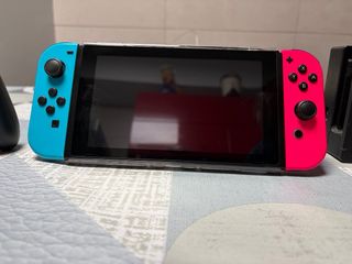 Nintendo Switch con Joy-Con e Dock