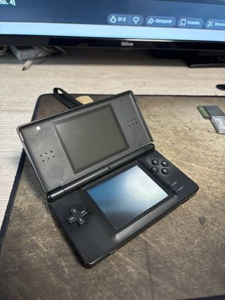 Nintendo DS Lite Negra + 4 Juegos / Esthela