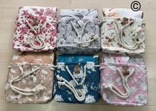 Trapuntino matrimoniale tessuto floreale