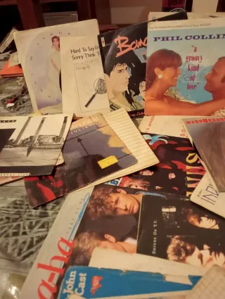 Lotto 43 dischi 45 giri International Pop Rock