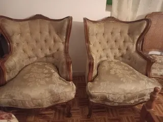 Sofá y 2 sillones de tela y madera