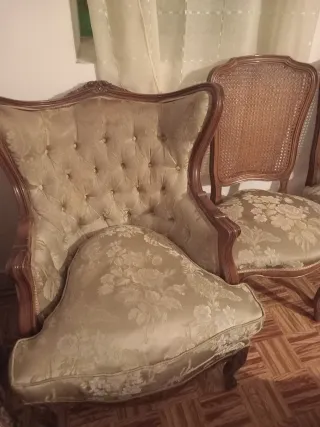 Sofá y 2 sillones de tela y madera