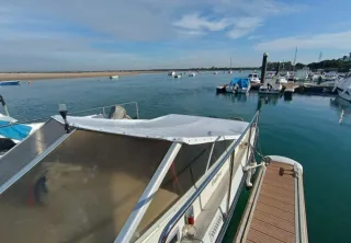 Lancha 7m c/ Motor Averiado y GPS Lowrance 9