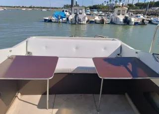 Lancha 7m c/ Motor Averiado y GPS Lowrance 9