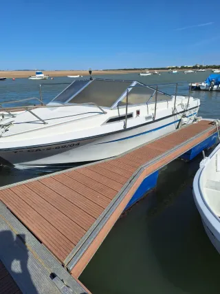 Lancha 7m c/ Motor Averiado y GPS Lowrance 9