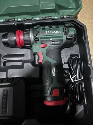 Atornillador taladro completo 12v Parkside