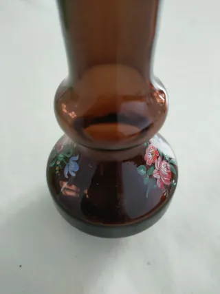 Vaso piccolo in vetro marrone