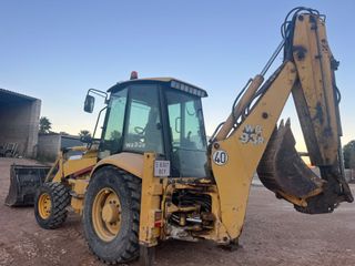 Retroexcavadora Komatsu