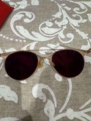 Gafas de sol Carrera doradas y rojas