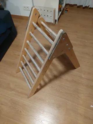 Piramide Pickler infantil para escalar de madera