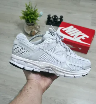 Nike Zoom Vomero 5 Gris/Blanco