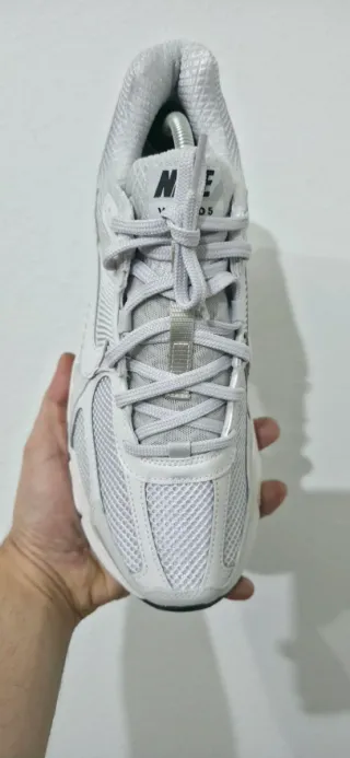 Nike Zoom Vomero 5 Gris/Blanco