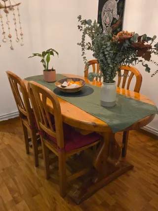 Mesa de centro con madera de pino ovalada