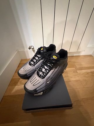 Zapatillas Nike Air Max TN Negras y Grises
