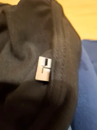 Maglia nera con scritta PARIS