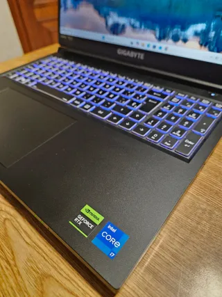 Portátil Gigabyte (2025) G6 KF
