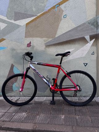 Bicicleta BH 490 Roja