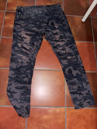 Pantalones Camuflaje Talla 48