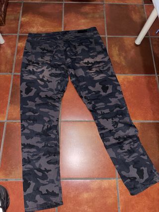 Pantalones Camuflaje Talla 48