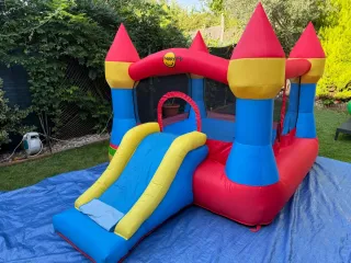 Castillo hinchable Happy Hop con tobogán