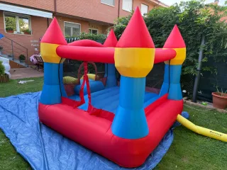 Castillo hinchable Happy Hop con tobogán