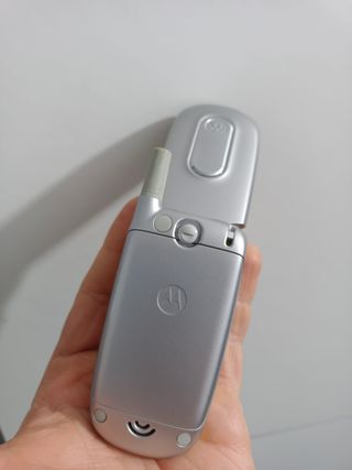 Telfono movil Motorola V171 Plata como nuevo