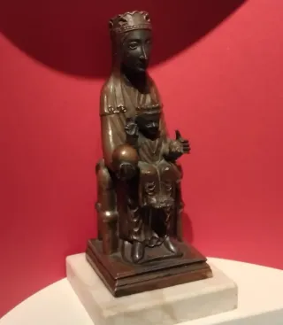 ANTIGUA VIRGEN DE MONTSERRAT / 1950 / COBRE.