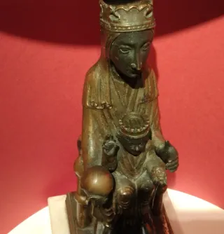 ANTIGUA VIRGEN DE MONTSERRAT / 1950 / COBRE.