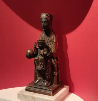 ANTIGUA VIRGEN DE MONTSERRAT / 1950 / COBRE.