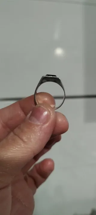 Anillo Solitario Plata con Piedra Roja