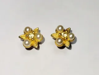 Pendientes Flor Perlas y Circonita Dorados