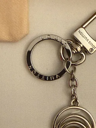 Charm Llavero Louis Vuitton Porta Auriculares