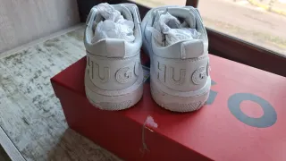 Lote zapatillas blancas Hugo y Tomy 37 38 y regalo