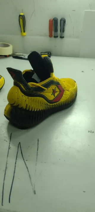 Tenis Converse Air Zoom Amarillos y Negros