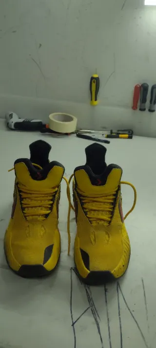 Tenis Converse Air Zoom Amarillos y Negros