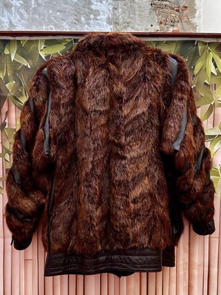 Abrigo de piel marrón